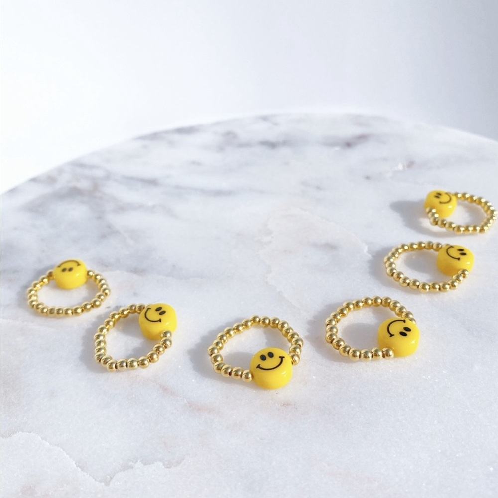 ✨Host Pick ✨ Beaded Happy Face Gold Ring